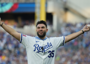 Eric Hosmer joining Royals TV broadcast crew as analyst