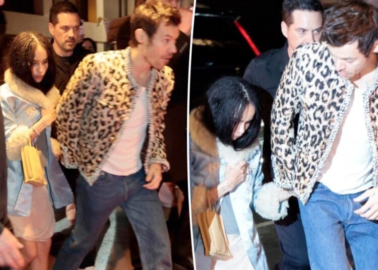 Harry Styles and Zoë Kravitz hold hands while arriving at 'SNL' afterparty