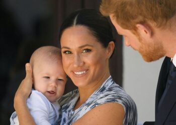 Harry and Meghan issued blunt warning over Archie and Lilibet's future | Royal | News