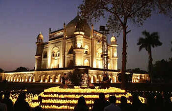 In Candlelight Glow, Delhi's Past Comes Alive with Music