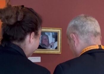 Infamous Andrew photo hung in Louvre museum