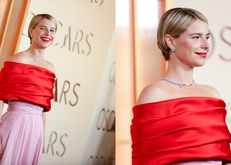 Jessie Buckley Holds Court in Chanel Dress at the Oscars 2026