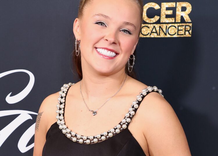JoJo Siwa Feels Like Different People, Using the Name Joelle