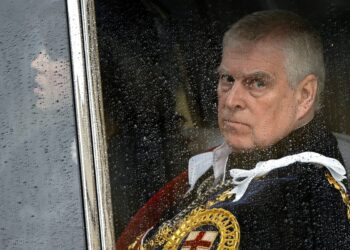 King 'orders aides to leave no trace of Andrew at Royal Lodge'