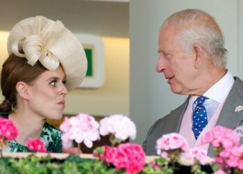 King warned stripping Beatrice and Eugenie of titles could trigger Fergie | Royal | News