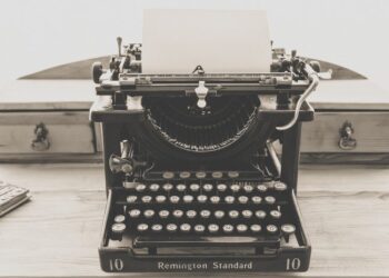 Typewriter image by ha11ok from Pixabay