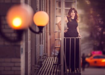 Lorain singer-songwriter Jaclyn Bradley will release her newest song "Chicago" on March 20. (Courtesy of Meg Bitton)