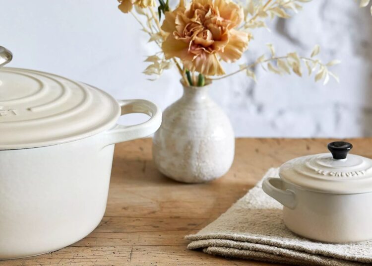 Le Creuset Meringue Casserole with mini