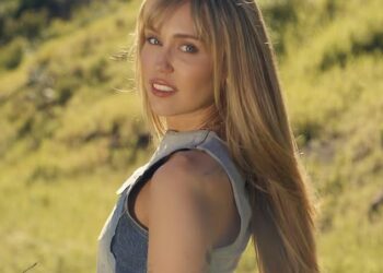 Miley Cyrus bid an emotional farewell to Hannah Montana in the music video for her new single Younger You