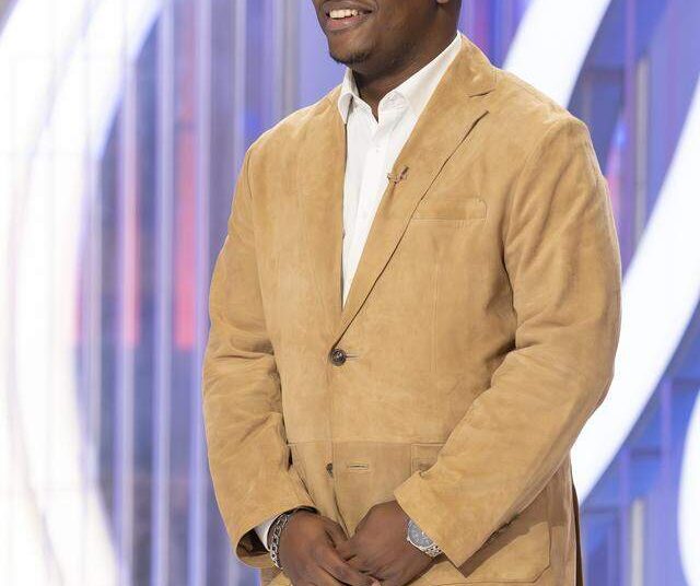 Daniel Stallworth, a music teacher from Moss Point, advanced to the next round of competition on the season premiere of American Idol.