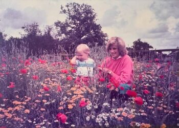 The Prince of Wales has shared a never-before-seen photo of the late Princess Diana in a poignant Mother's Day message