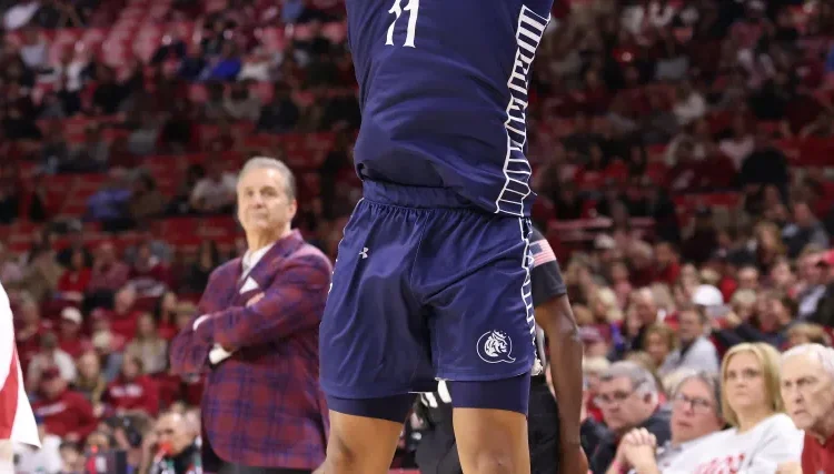 Queens reaches NCAA Tournament for first time in school history after ASUN title win image