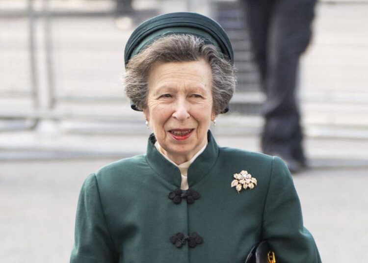 Real reason Princess Anne dodged kiss from Princess Kate | Royal | News