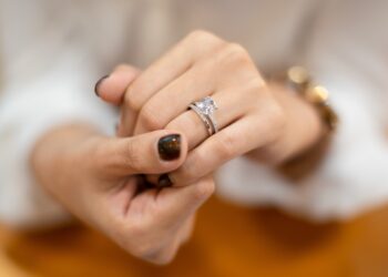 reality-tv-co-stars-get-engaged-after-having-an-affair-together