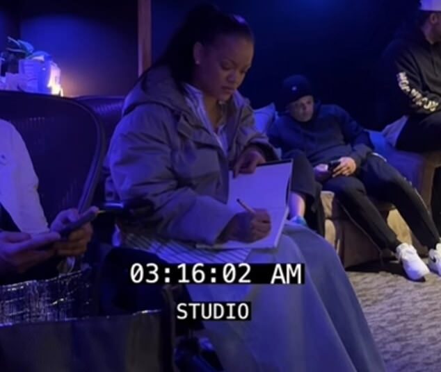 Rihanna has finally confirmed on Instagram over the weekend that she is back in the studio recording new music for the first time in 10 years