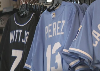 Royals fans prep for Monday’s home opener with fresh gear