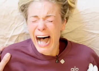 LeAnn Rimes burst into tears in the undeniably emotional video (humangarage/Instagram)