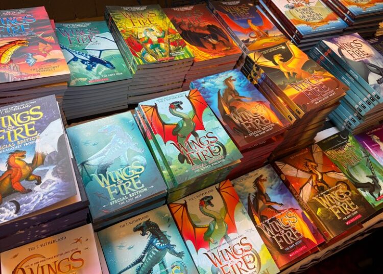 Sold-out house celebrates Tui T. Sutherland's latest ‘Wings of Fire’ book release at the Academy of Music in Northampton