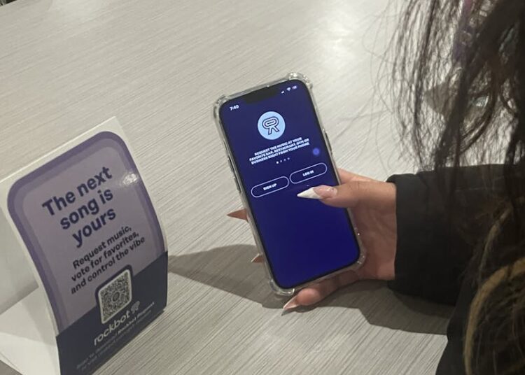 Students boogie down in the dining hall with new interactive music feature