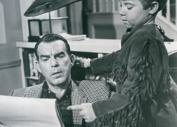 Fred_MacMurray_and_Stanley_Livingston_-_My_Three_Sons,_Season_1,_Episode_19_(Organization_Woman)_1961
