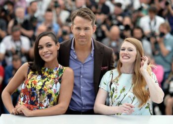 Ryan reynolds Rosario Dawson and Mireille Enos cannes