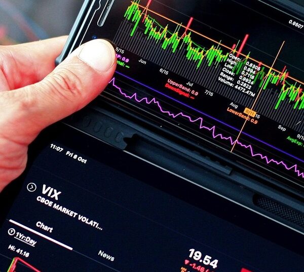 US5380341090) Faces Bifurcated Risks Amid DOJ Settlement and