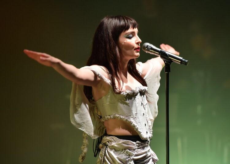Watch Chvrches Debut New Song 'Conman' at Royal Albert Hall