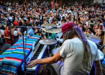 Strange Vine plays FresYes Fest for the third time. The duo played the first festival in 2014.