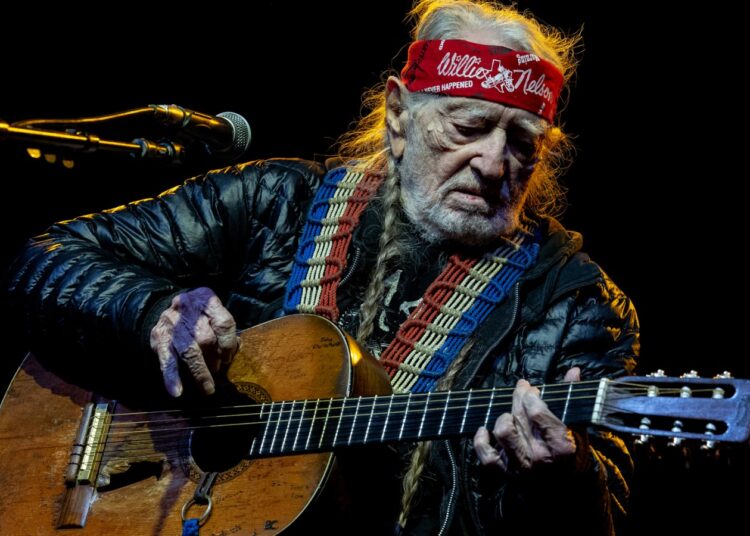 Willie Nelson's Album 'Dream Chaser' Has Song He Wrote With Bob Dylan