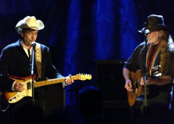 Willie Nelson's new album 'Dream Chaser' features a song he wrote with Bob Dylan