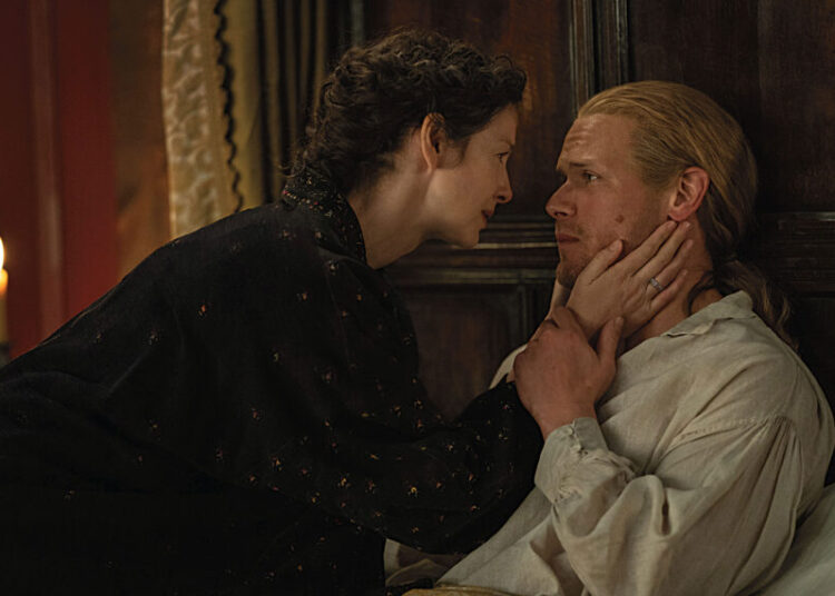 jamie fraser (sam heughan); Claire Fraser (Caitríona Balfe)