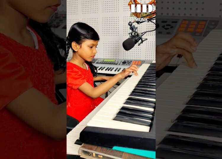 Teri Chunariya Dil Le Gai | Piano Music #piano #music #pianocover #shorts