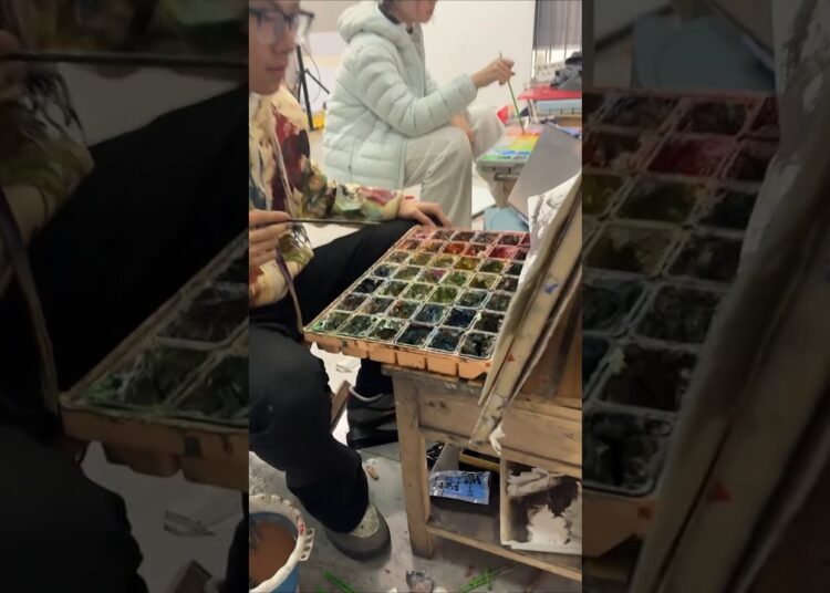 Messy Palette vs Clean Art 🎨 #shots