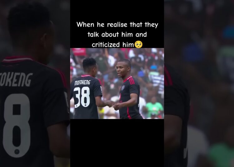 mfokeng and nkotha gossiping about mabasa