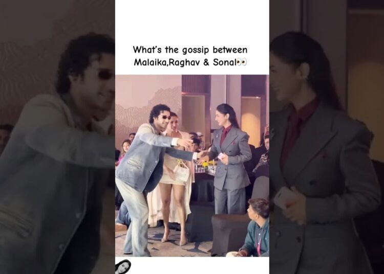 Malaika,Raghav & Sonal in gossip mode👀#malaikaarora #raghavjuyal #shorts #youtubeshorts #ytshorts