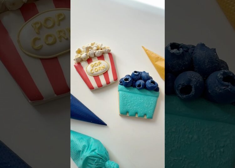🫐Blueberries from Royal Icing! 🫐 #cookiedecorating #bakinghacks