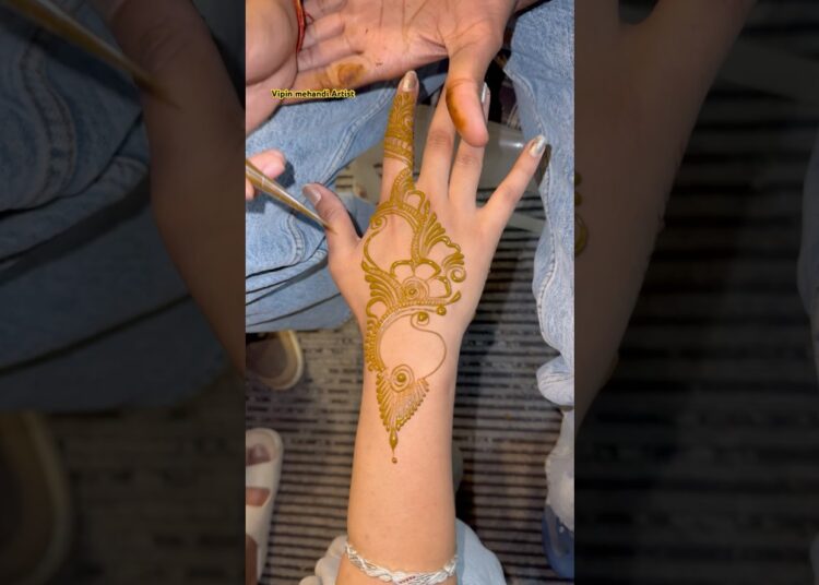 Arabic mehandi design #explore #mehndi #henna #viralvideo #art #ytshorts #shorts #arabic #trending