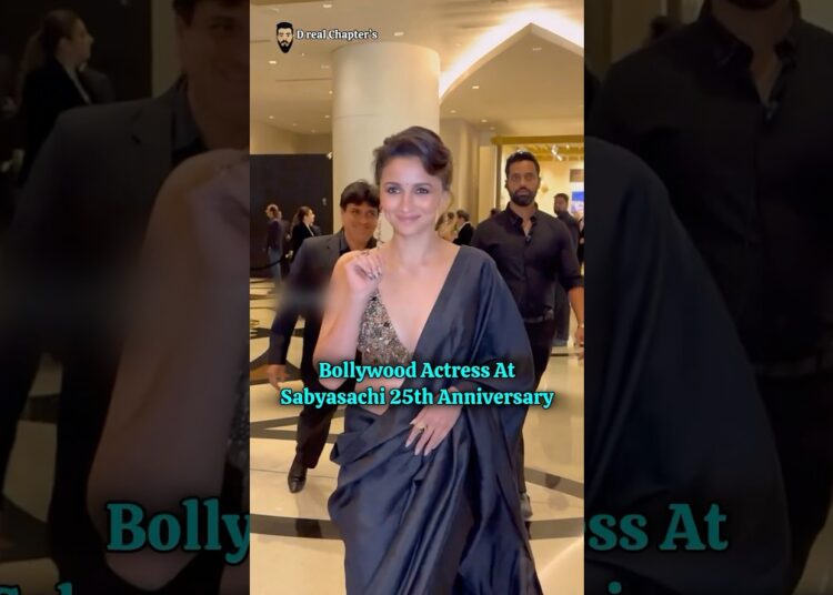 Bollywood Actress At Sabyasachi 25th Anniversary #bollywood #sabyasachi #aliabhatt #ananyapandey