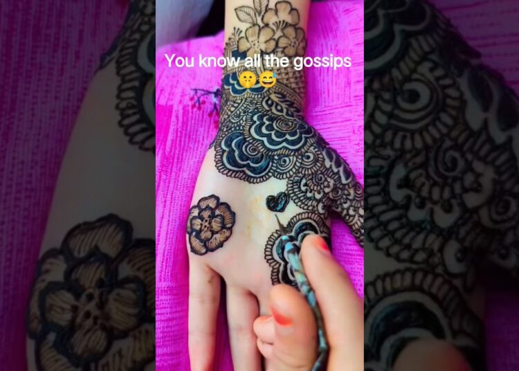 when you are a mehandi artist you know all the gossips 🤣😅😜