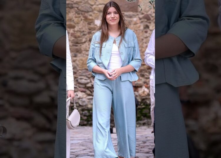🇪🇸#PrincessLeonore &#InfantaSofia Two Amazing Spanish Royal Sisters #spanishroyals #spanishroyalty