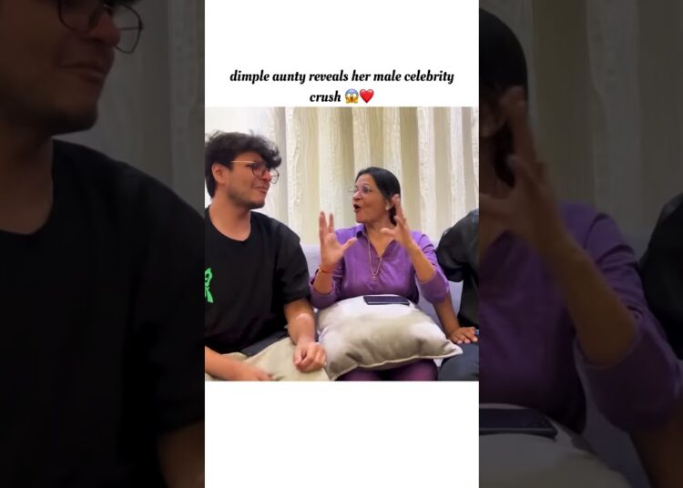 Dimple aunty reveals her male celebrity crush 😱❤️@triggeredinsaan #liveinsaan #shorts