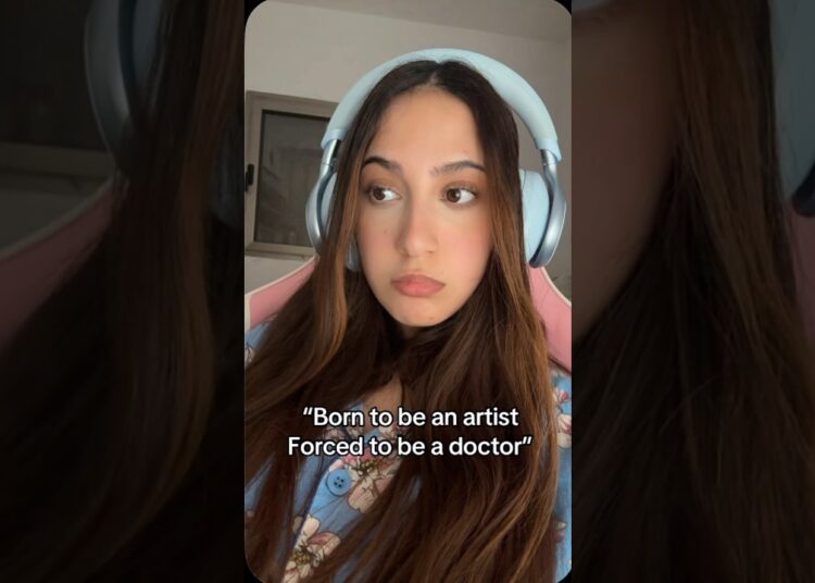 Born to be an artist , forced to be a doctor 🩺