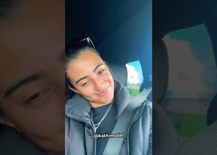 Penelope? @kathimodel #roadtrip #cute #cuteface #prada #looklike #celebrity #foryou #shorts
