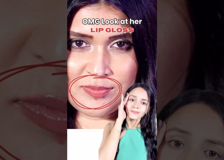Mannara Chopra weird lip gloss😅#shorts #lipgloss #makeup #mannarachopra #celebrity #makeup