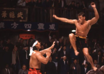 Frank leaps and prepares to kick Chong Li in "Bloodsport"