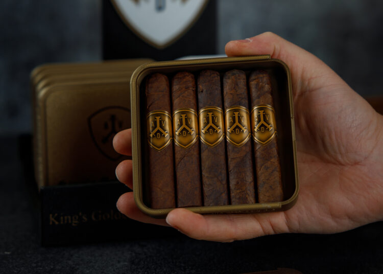 ADVentura’s King’s Gold and Queen’s Pearls Go Small with Petit Royals