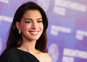 Anne Hathaway just provided an exciting Princess Diaries 3 update