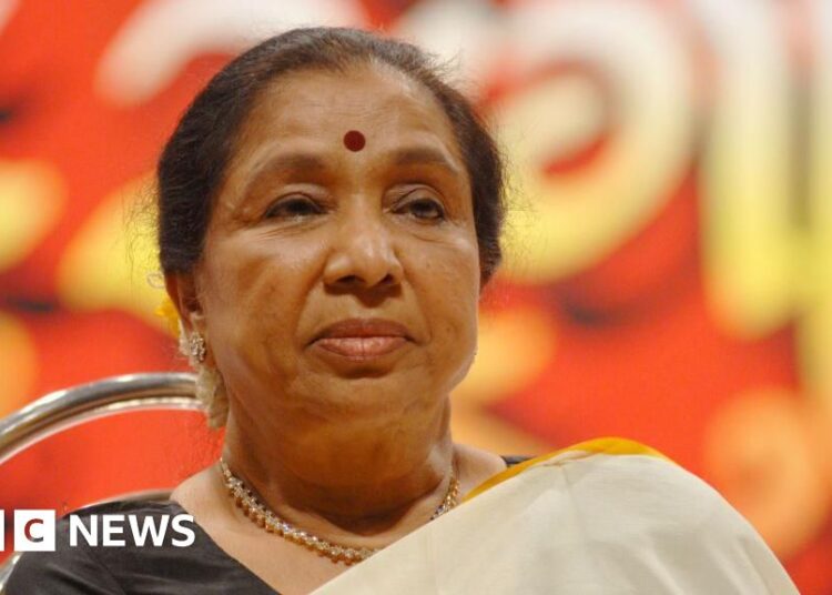Asha Bhosle: Celebrities and fans pay tributes to legendary singer