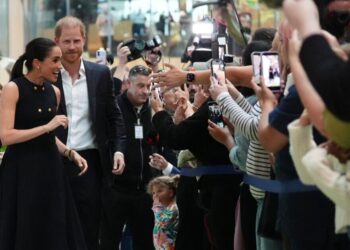 Best pictures from Meghan Markle and Prince Harry's first day in Australia | Royal | News