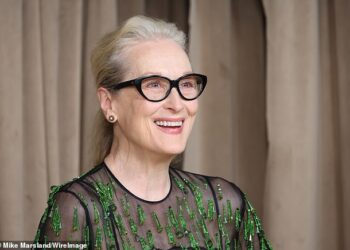 Though it is rare to see in a culture obsessed with looking young forever, famous faces like Meryl Streep (seen in 2025), 76, and Sarah Jessica Parker, 61, are championing a natural look
